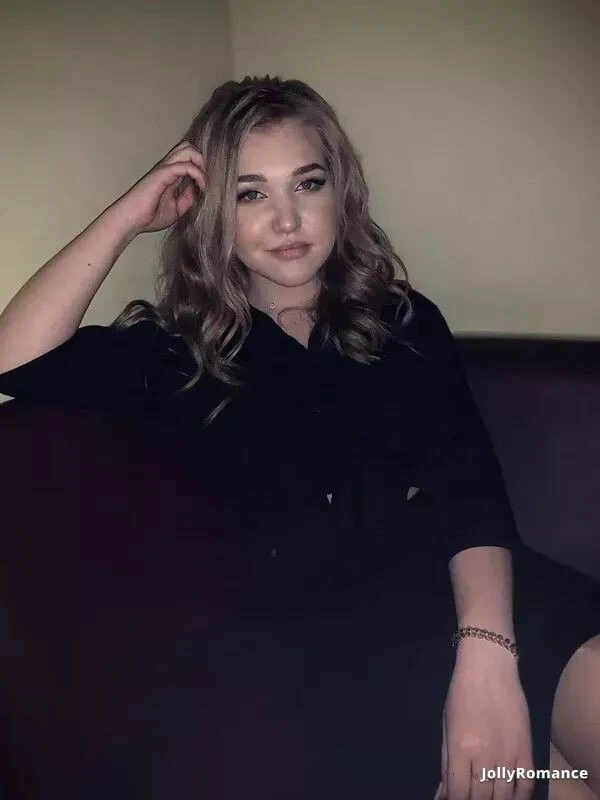 Elena Profile image 1