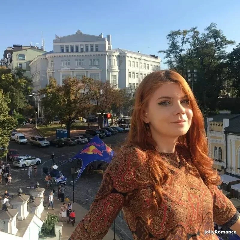 Eva Profile image 2