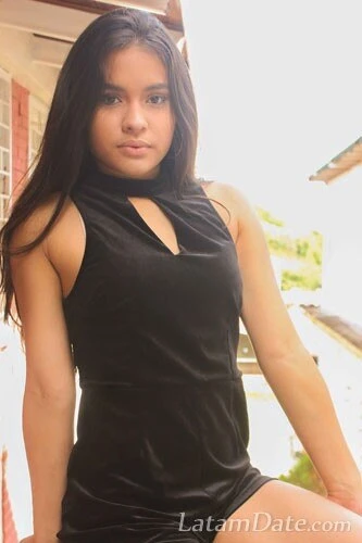 Yesenia Profile image 1