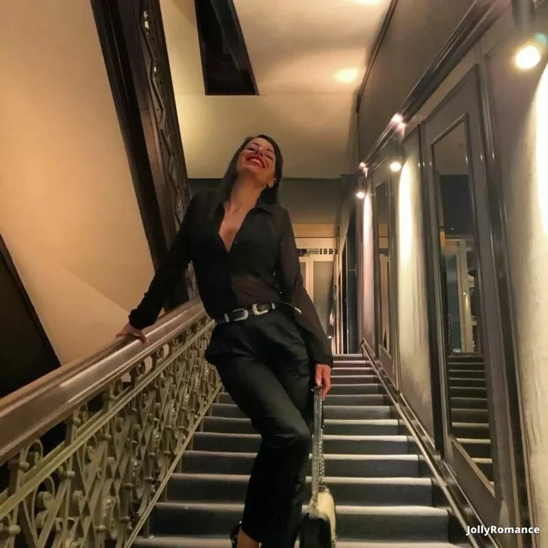 Alina Profile image 4